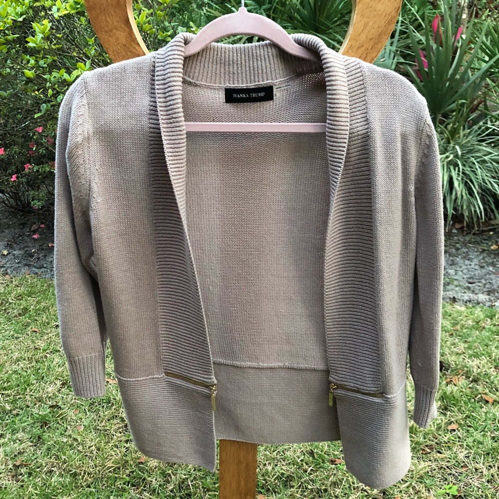 Ivanka Trump pastel neutral 3/4sleeve cardigan